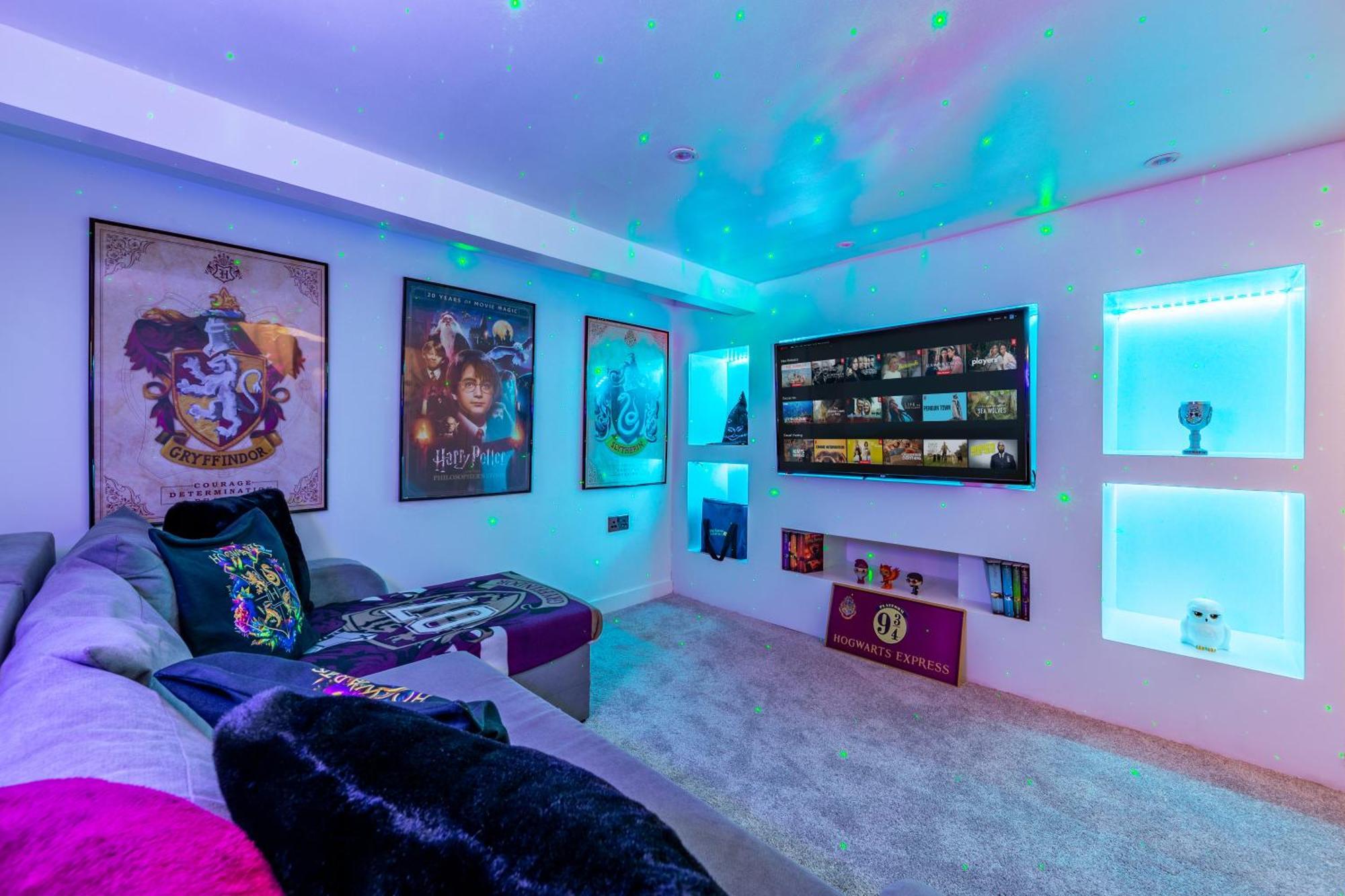 The Hogwarts Retreat - Cinema Room - Special May Offer - 25Th - 31St 沃特福德 外观 照片