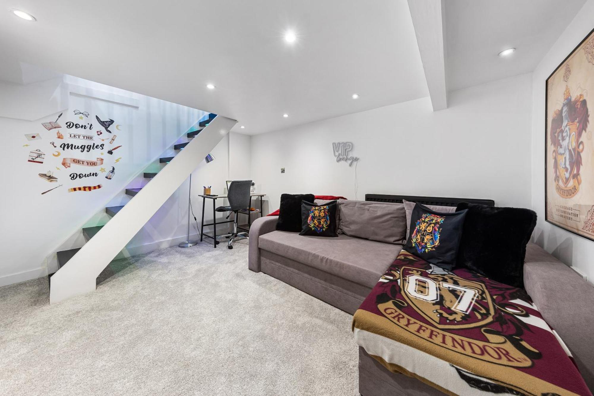 The Hogwarts Retreat - Cinema Room - Special May Offer - 25Th - 31St 沃特福德 外观 照片